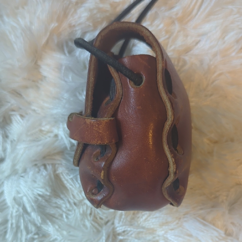 Vintage Hand Tooled Leather or cow hide shoulder bag Floral tooling, - Picture 11 of 11